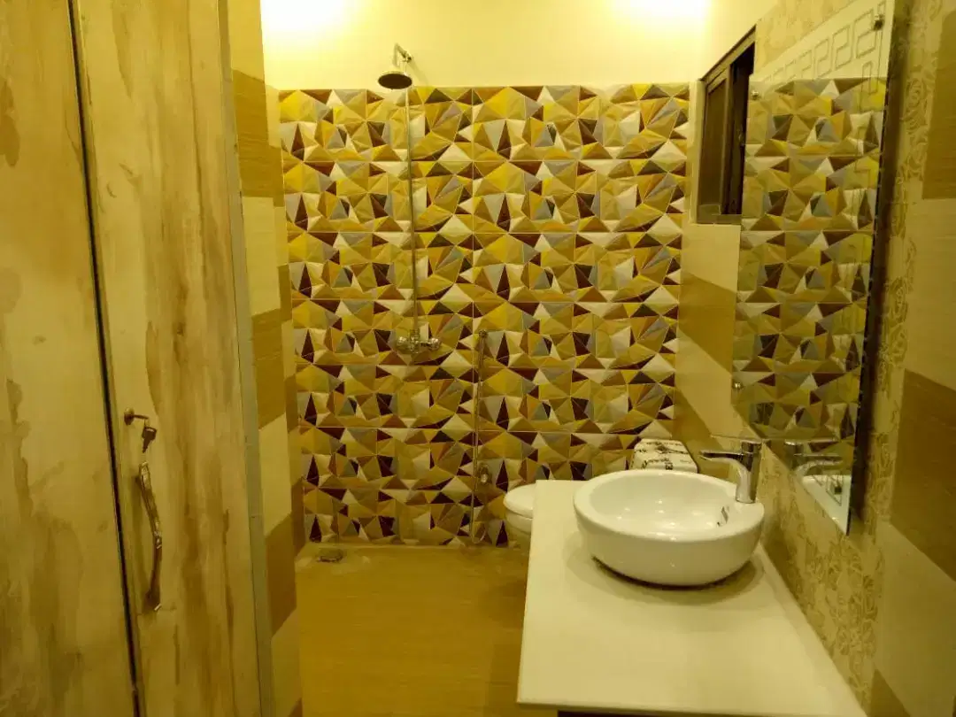 Gcp 10 marla brand new house for sale