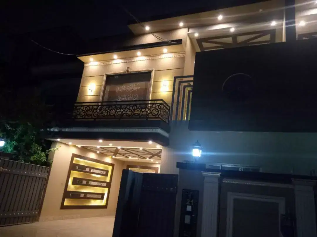 Gcp 10 marla brand new house for sale