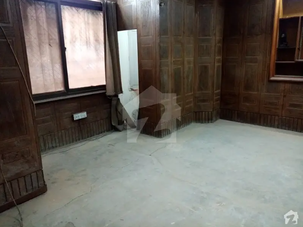 Triple Storey Commercial Building First Floor Flat Available For Rent At Block D
