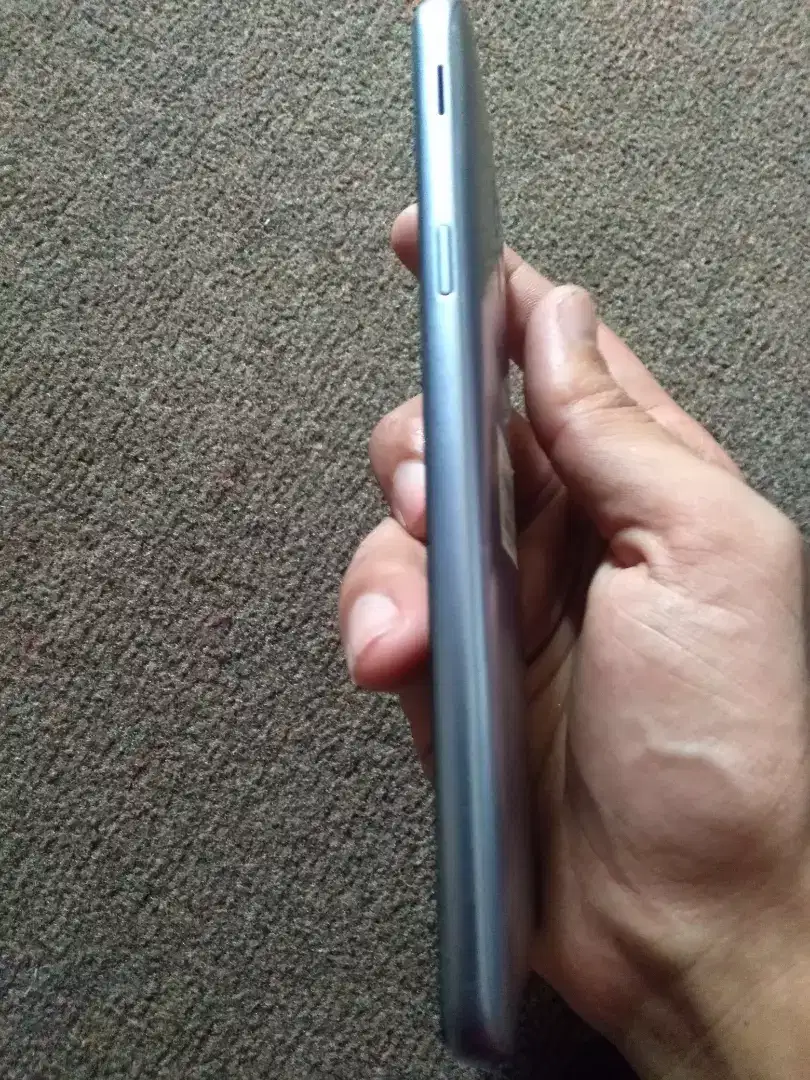 Samsung J6 smartphone for sale