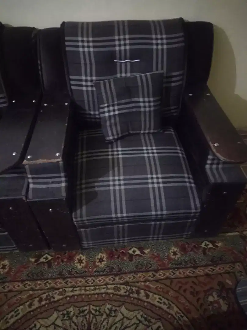 5 seater sofa set available for sale