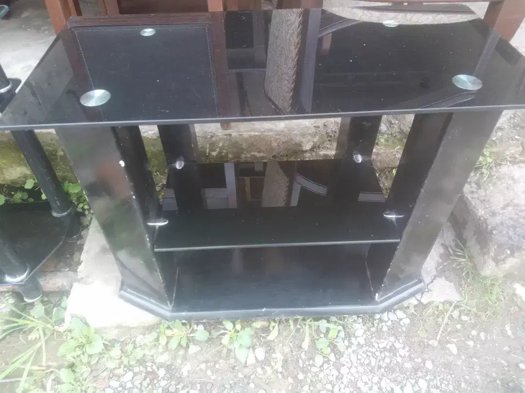 LCD table available for sale
