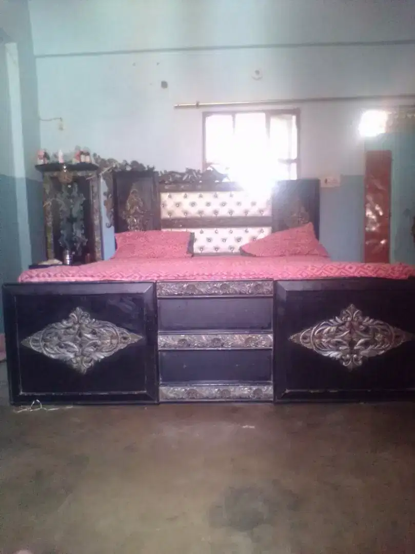 Bedroom Set Complete for sale