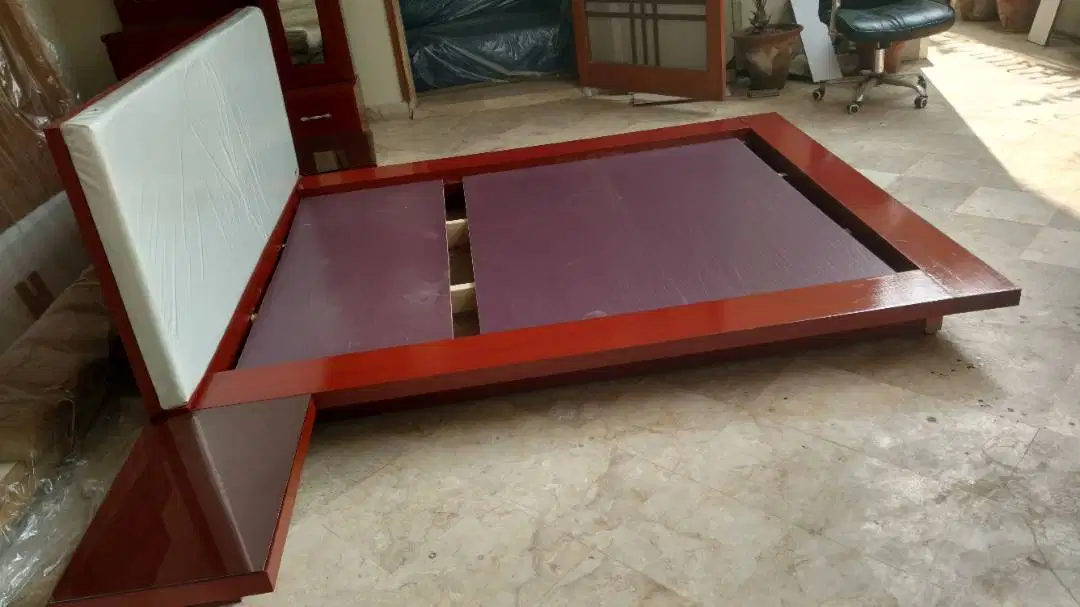 designing on bed B-670_45k