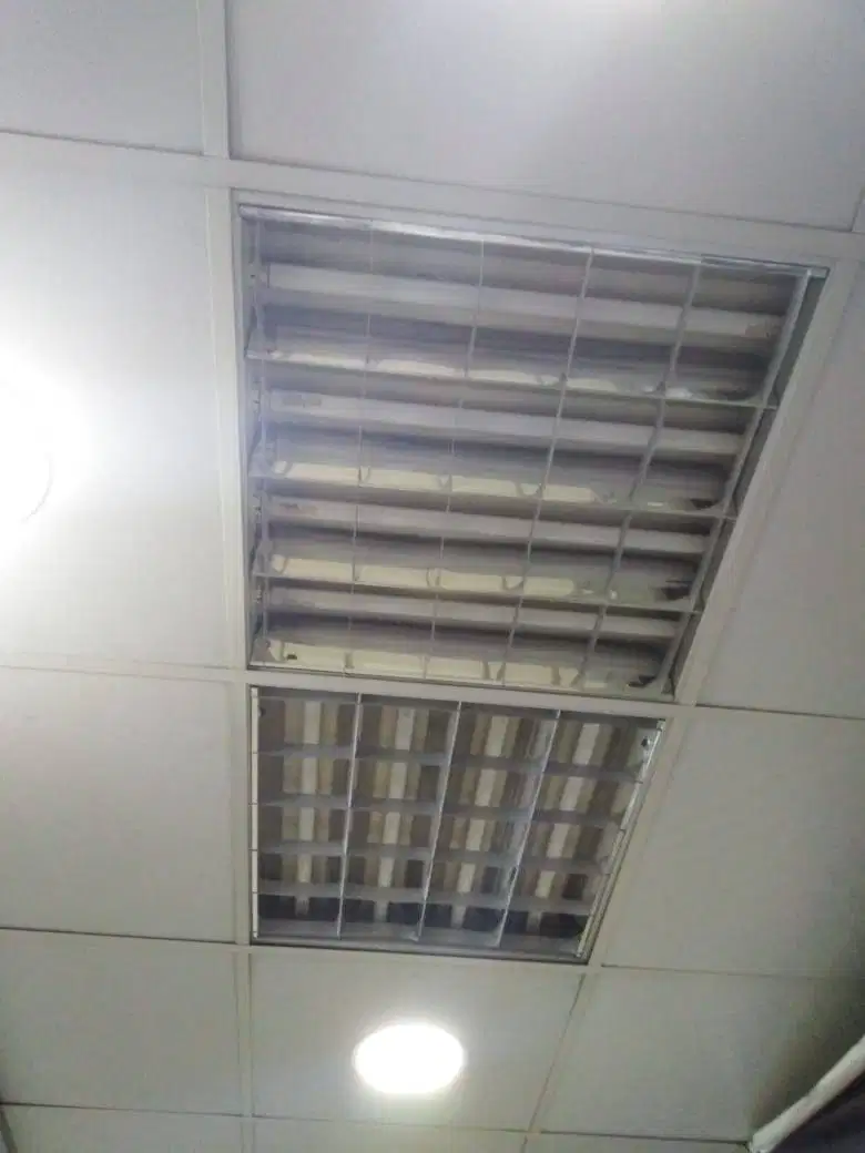 Under Roof sealing Tub lights available