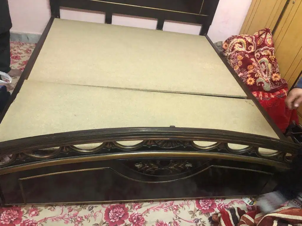 Double bed full size available for sale