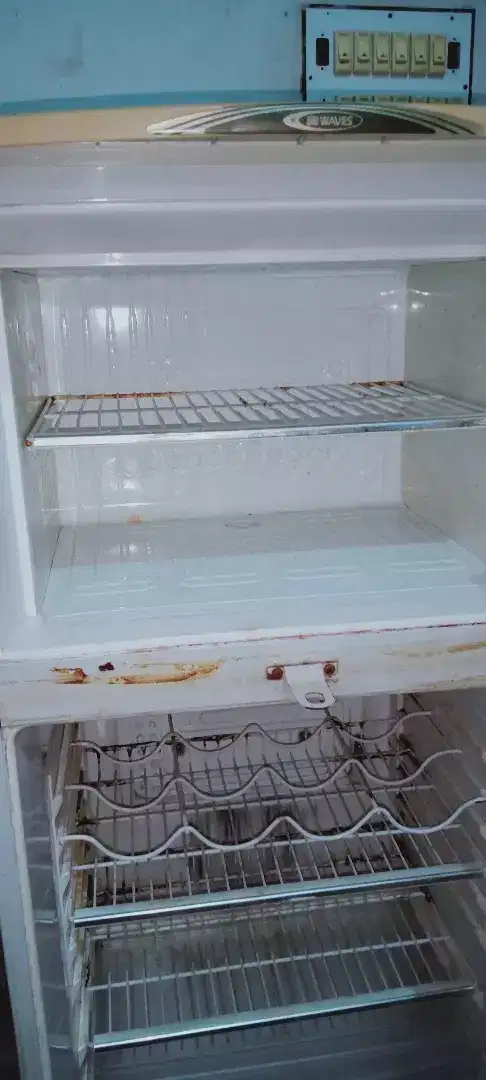 Waves company ki frej for sale Hy.