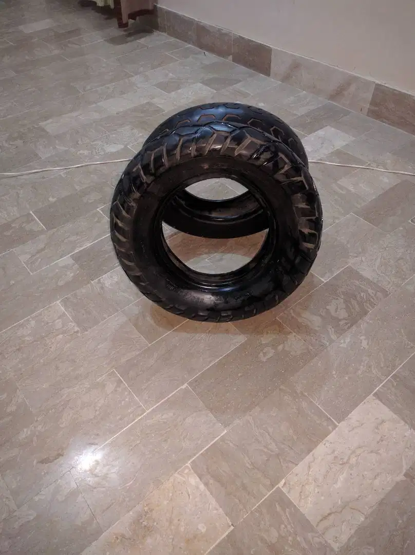 Used Tubeless Tyres for Scooties 5 PCS (Olx Chat only)
