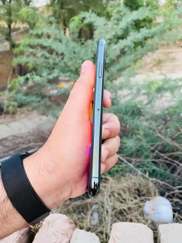 Apple Iphone 11 pro samrtphone for sale in sialkot