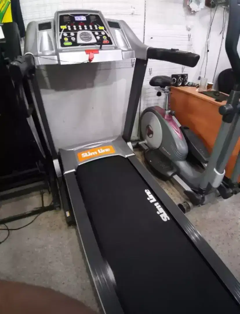 Slim Line heavy Duty Tread mill available for sale