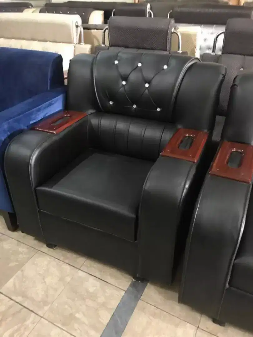 six seater sofa Set on special Discount available for sale