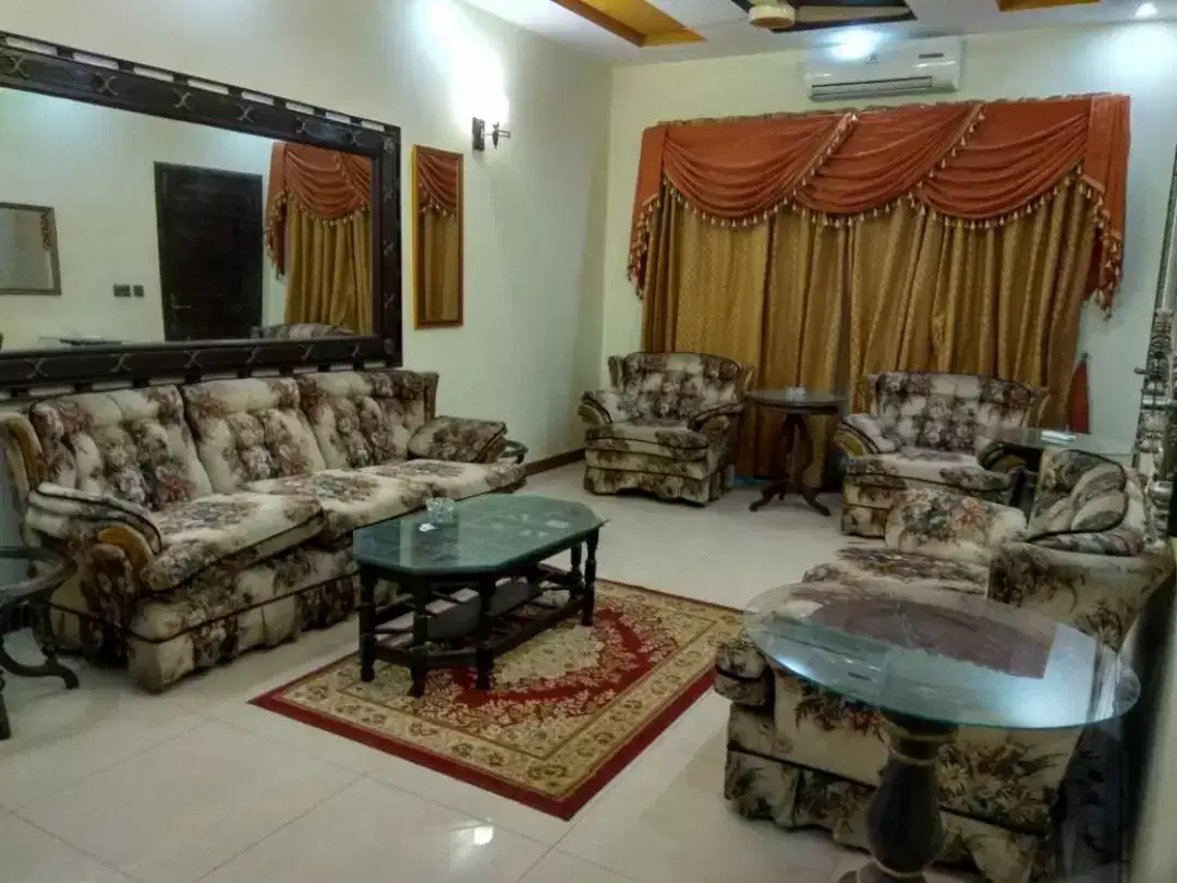 Wedding guest stay green town on daily base for rent in Lahore