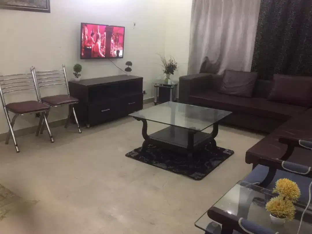 Wedding guest stay green town on daily base for rent in Lahore