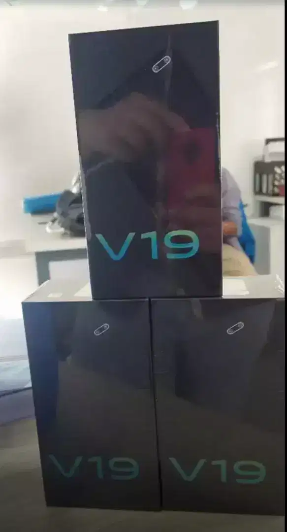 Vivo V19 Box Packed Available on Wholesale Rate for sale in lahore