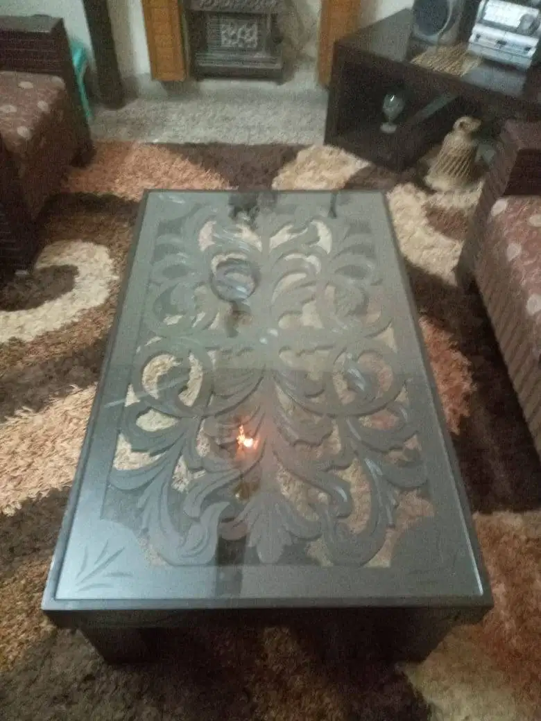 beautiful design center carved  table available for sale in Islamabad