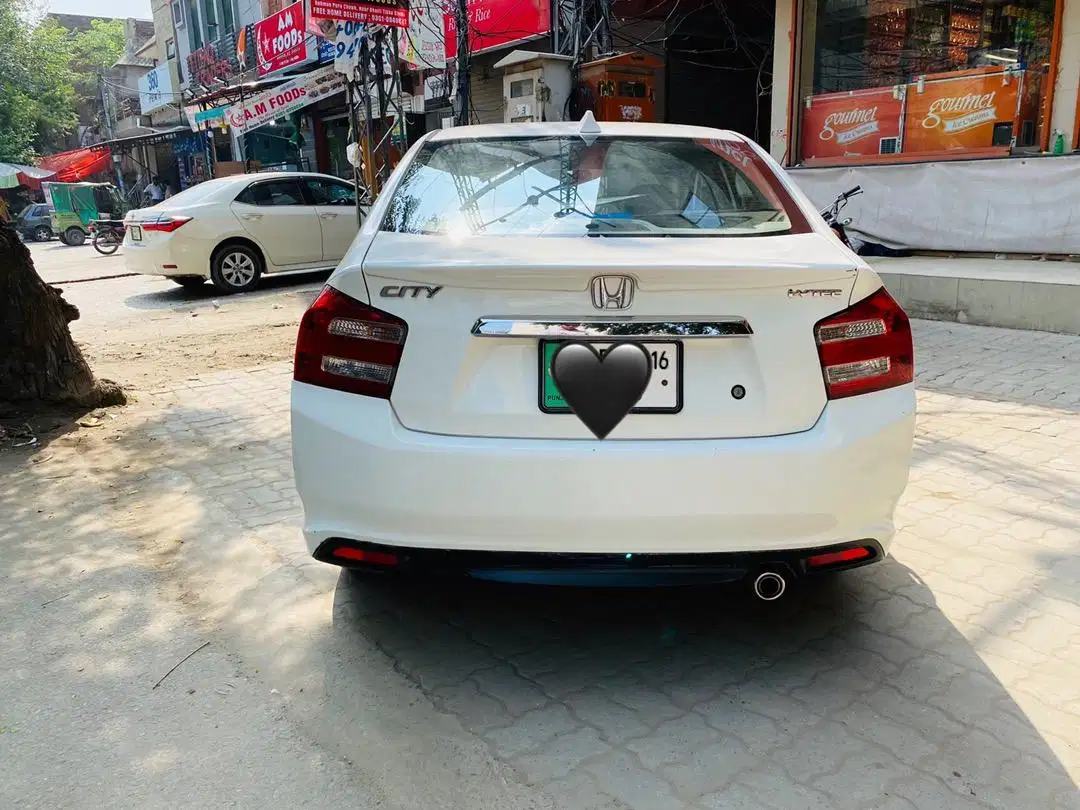 White Honda City IVTEC For Sale in Lahore