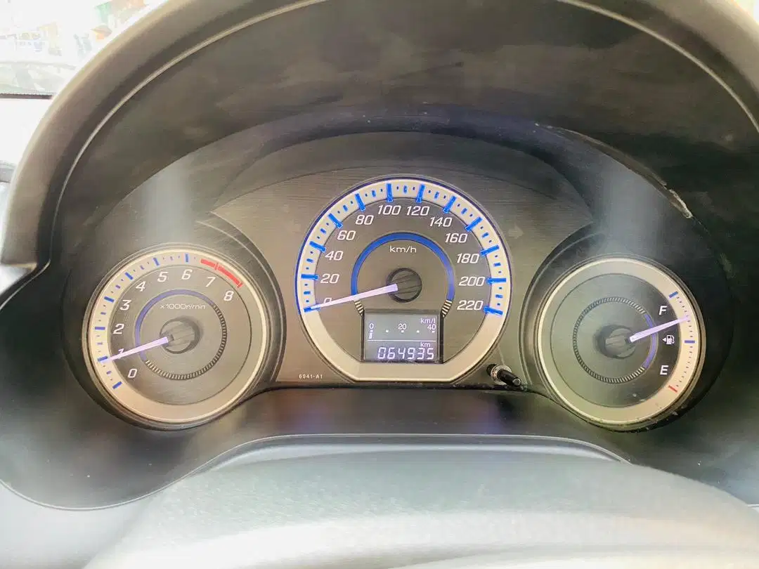 White Honda City IVTEC For Sale in Lahore