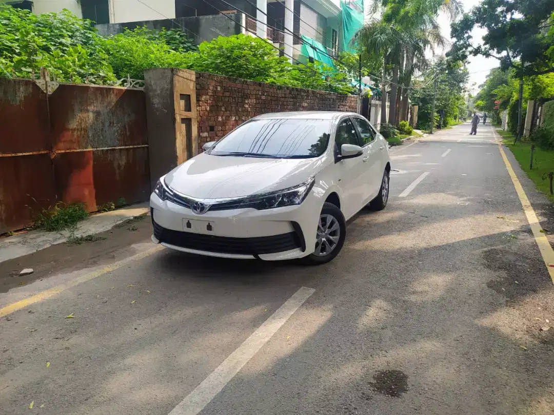 white Car For  Rent in Lahore