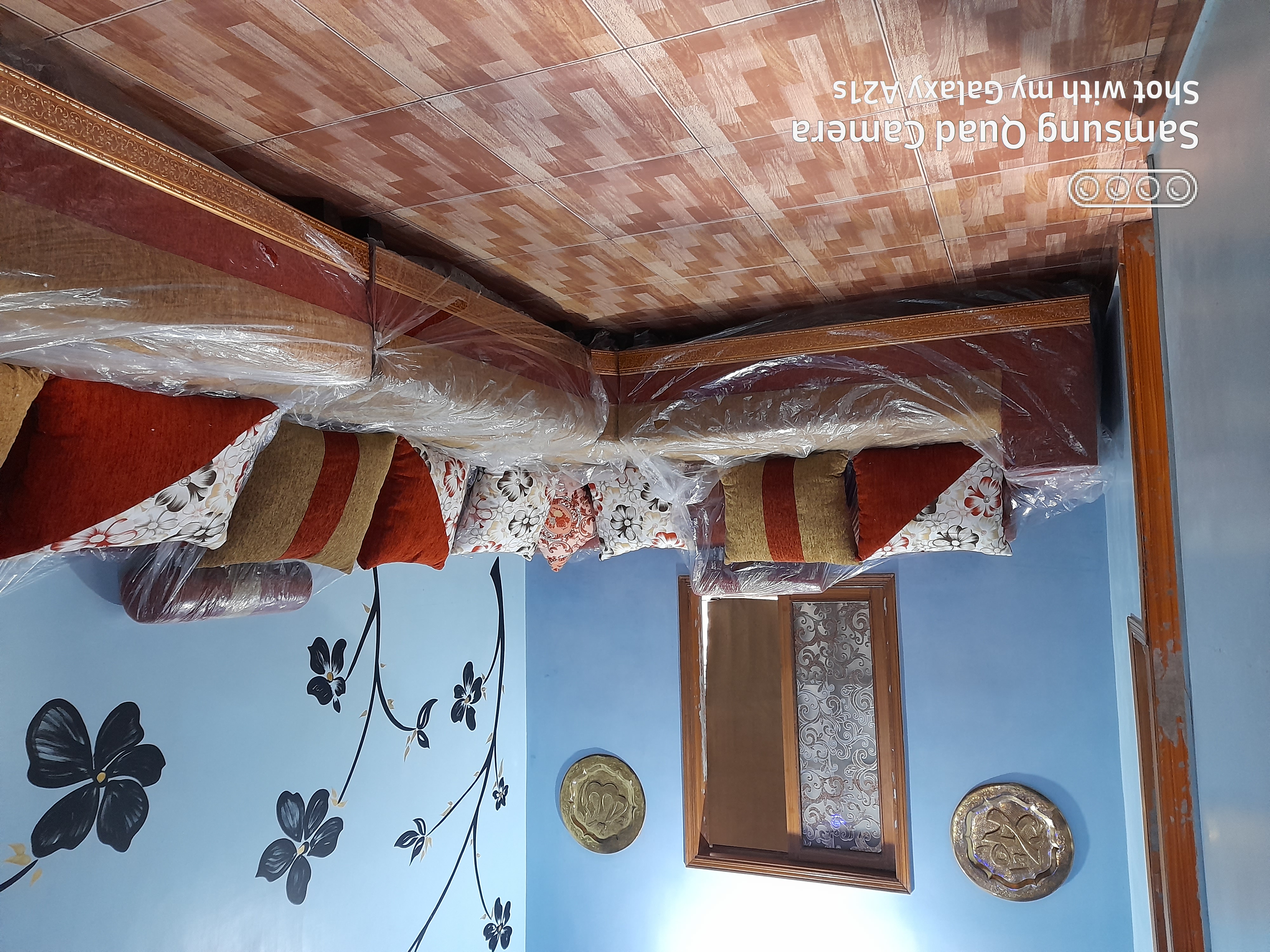 10seater corner sofa 11by 8 size available 4 pieces foam. Molty Foam strong body