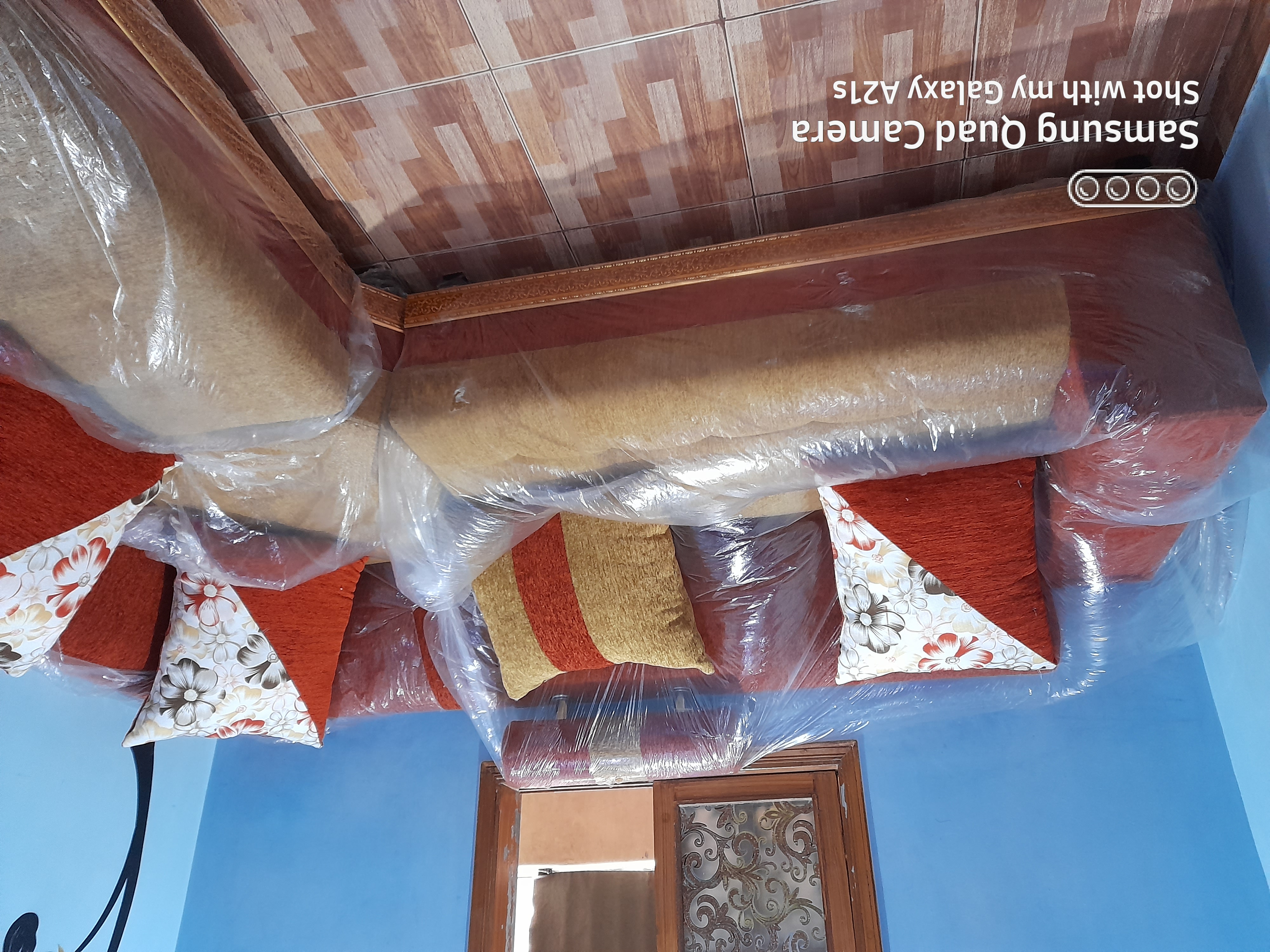 10seater corner sofa 11by 8 size available 4 pieces foam. Molty Foam strong body