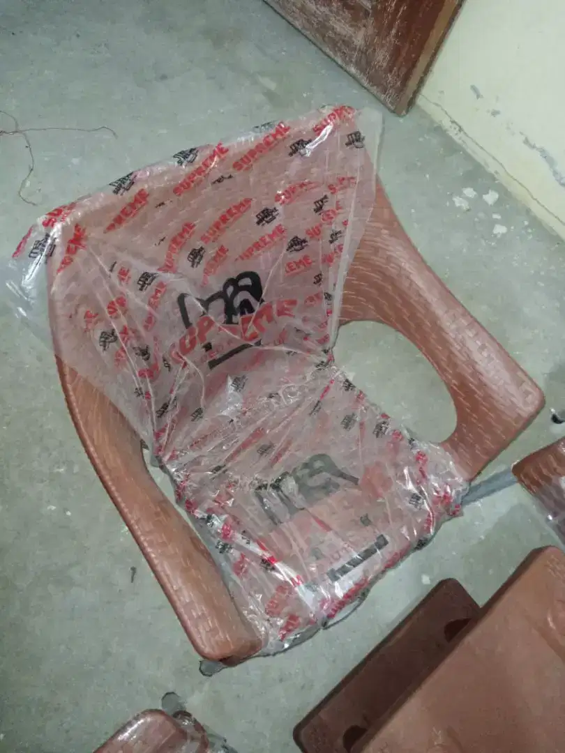 6 Chairs + Table available for sale in Multan