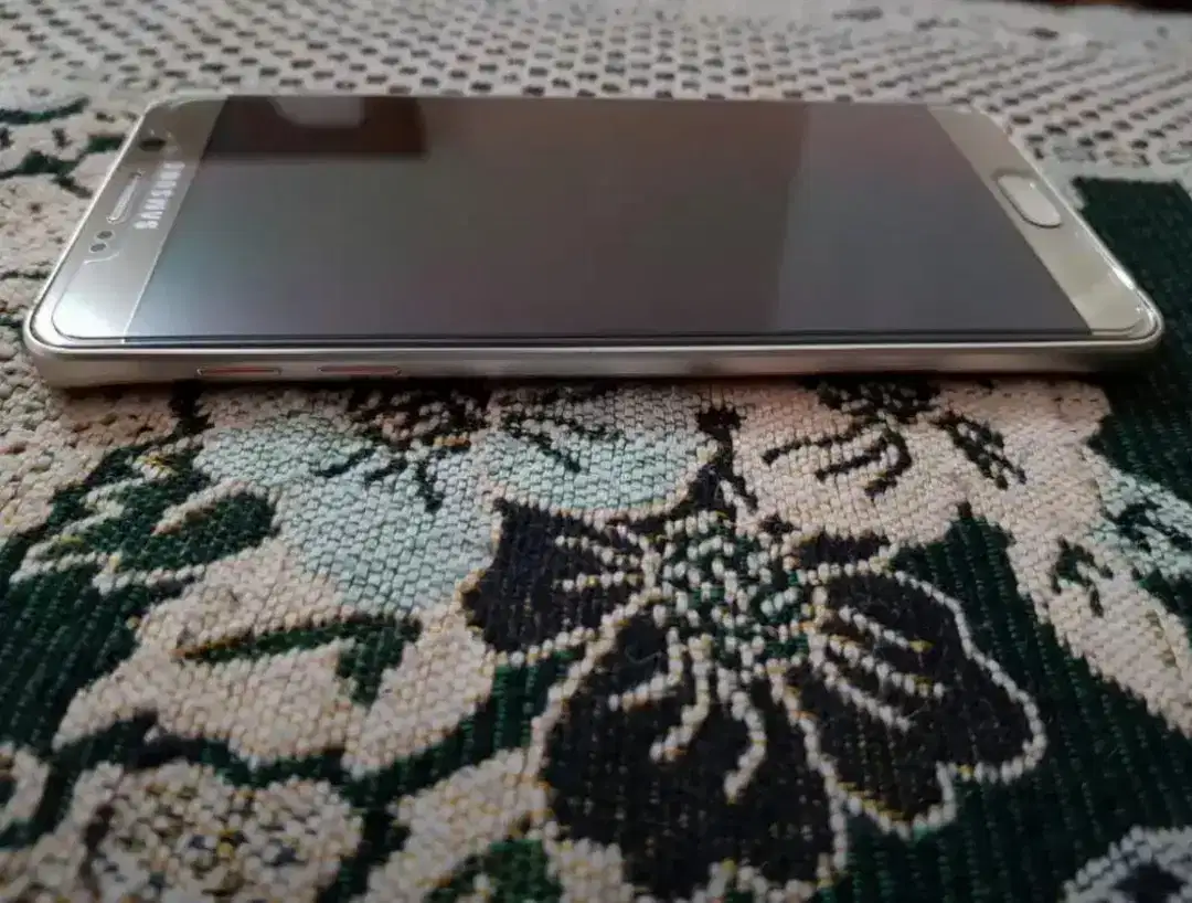 Samsung Galaxy note 5 Smartphone gold color For Sale In Khanewal