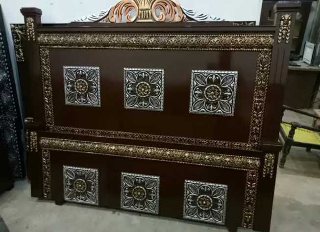 Double bed Pilar dezine for available 00325 in Faisalabad