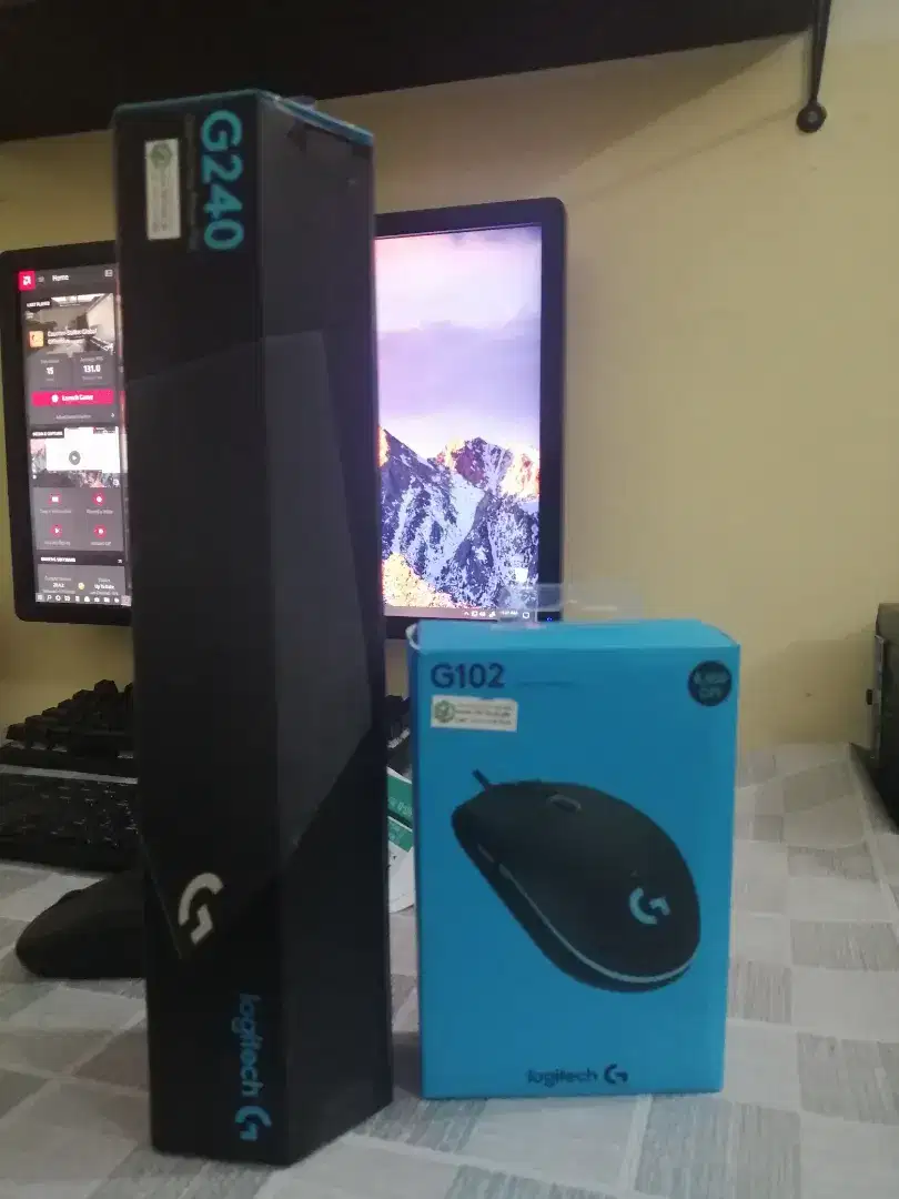 Logitech G102 RGB mouse and logitech G240 mouse pad combo for sale in Karachi