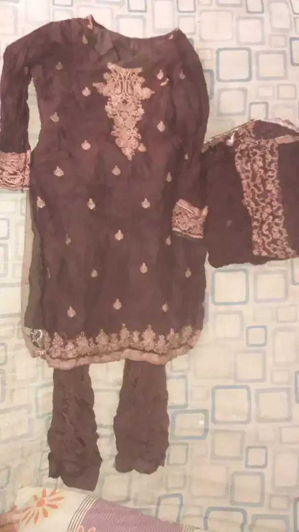 4 Dress's For Sale Medium Size Fancy & Simple With Resonable Price in Lahore