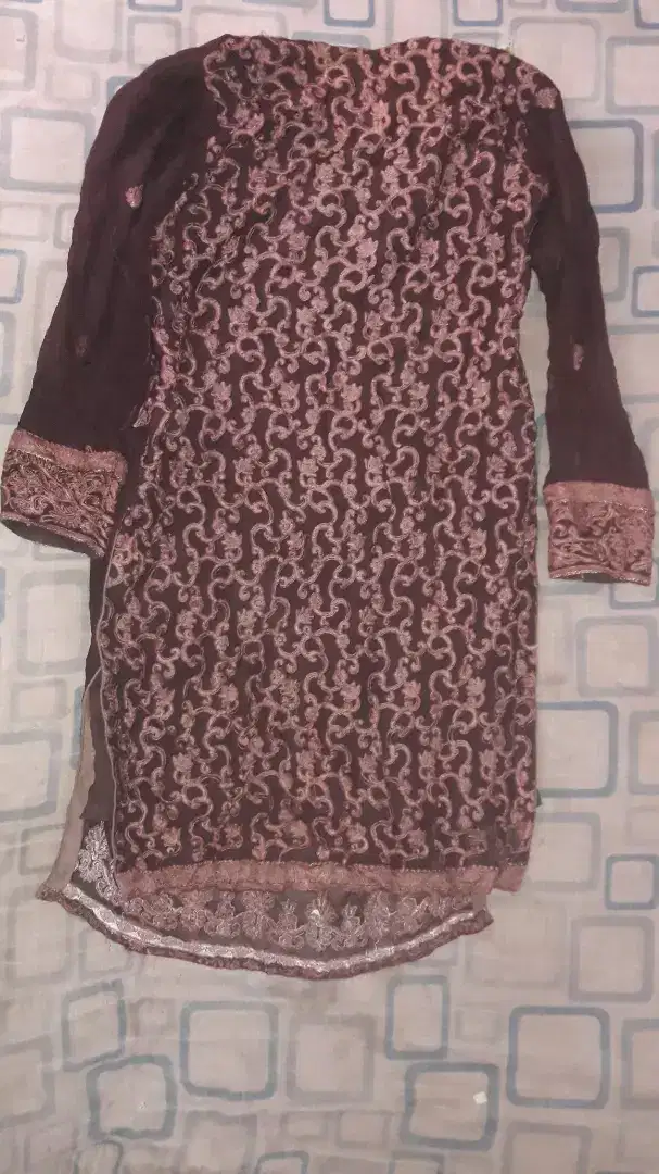 4 Dress's For Sale Medium Size Fancy & Simple With Resonable Price in Lahore