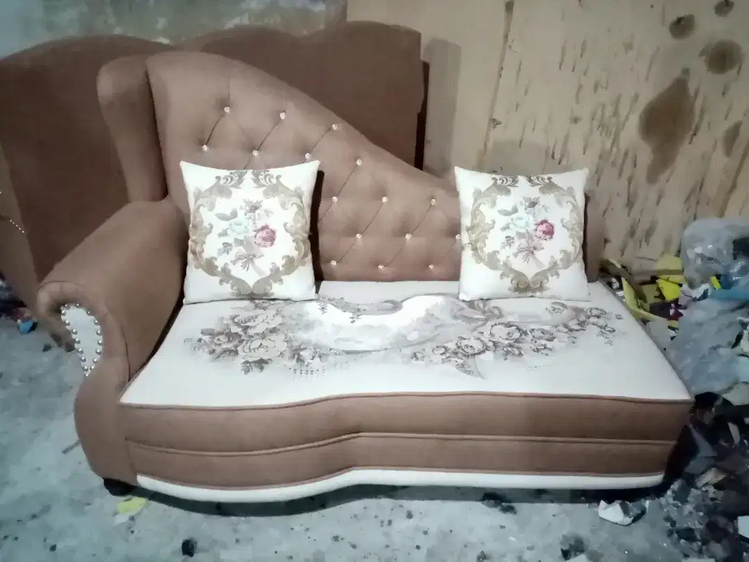 7 seeter sofa set New condition botel wala For Sale In Rawalpindi