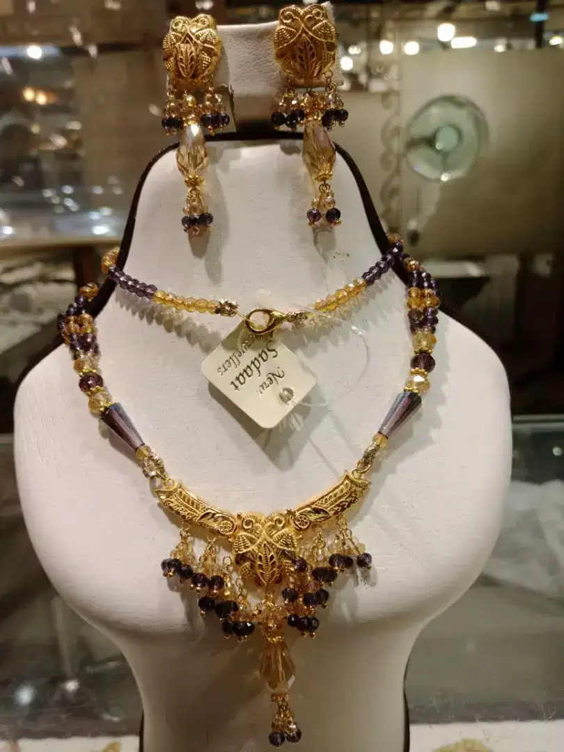 Half sets in gold For Sale in Karachi