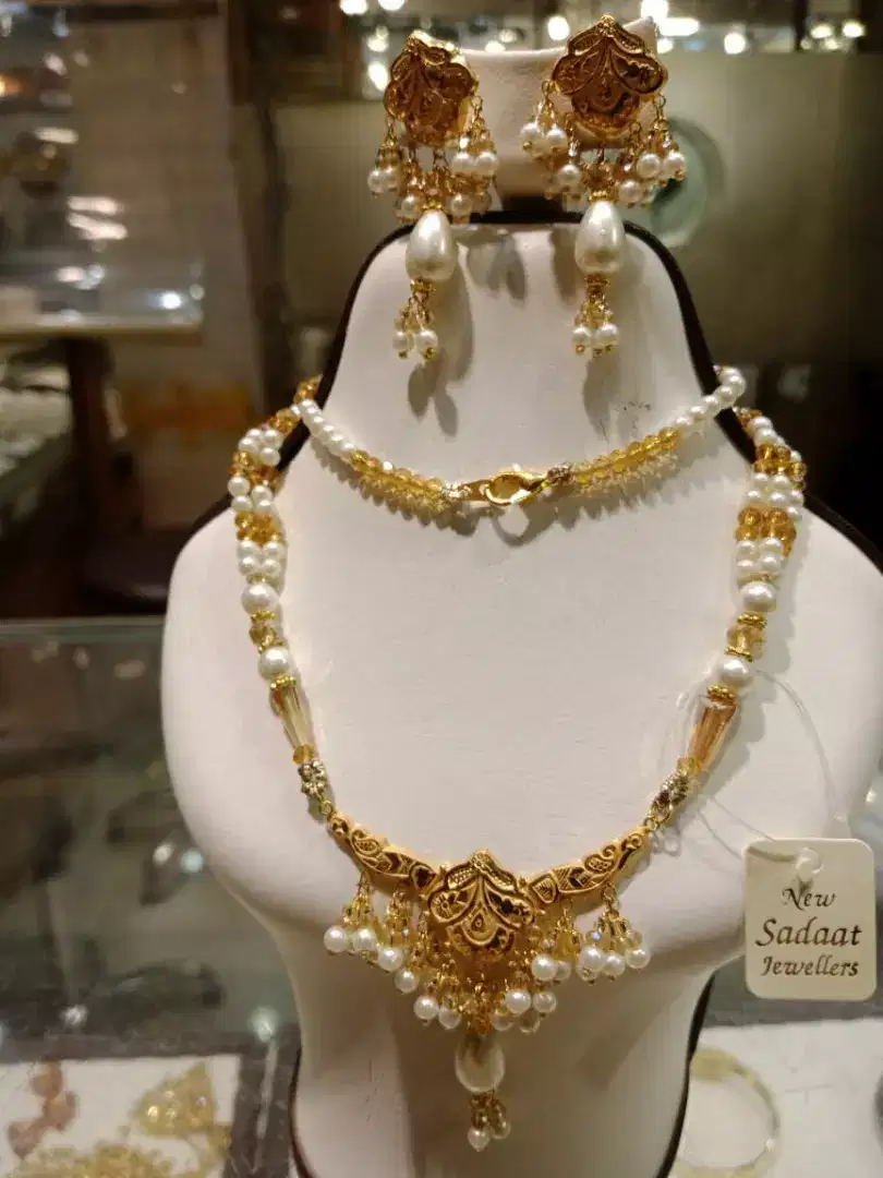 Half sets in gold For Sale in Karachi