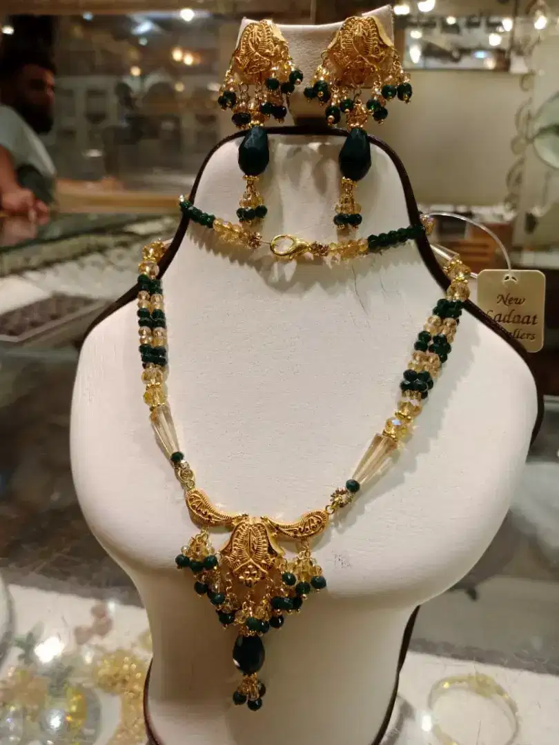 Half sets in gold For Sale in Karachi