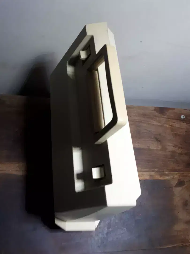 1970s Smith corona Courier Typewriter Available For Sale in Lahore