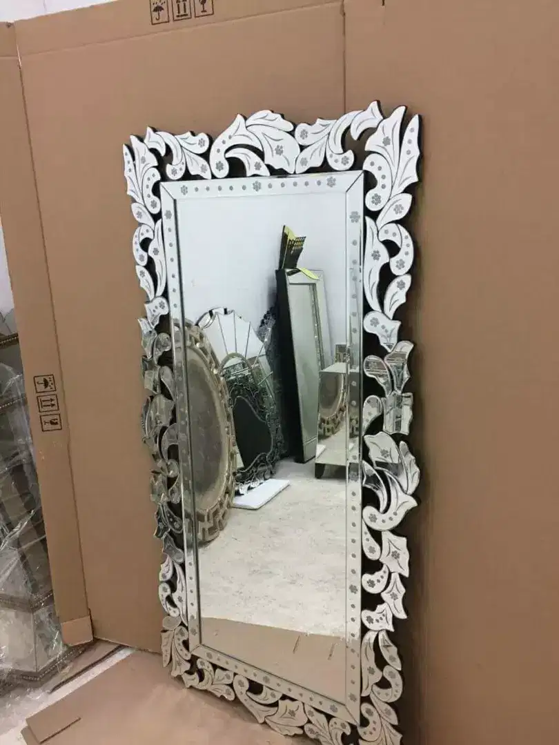 Decorative mirror Available For Sale In Lahore
