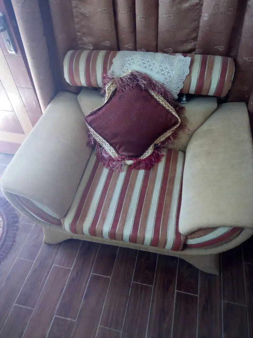 7 Seater Sofa Available For Sale In Karachi