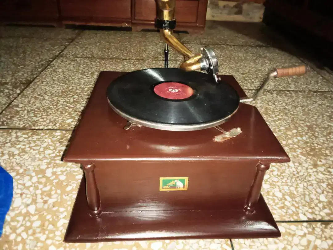 Gramophone with Golden Horn in Full Working Condition For Sale