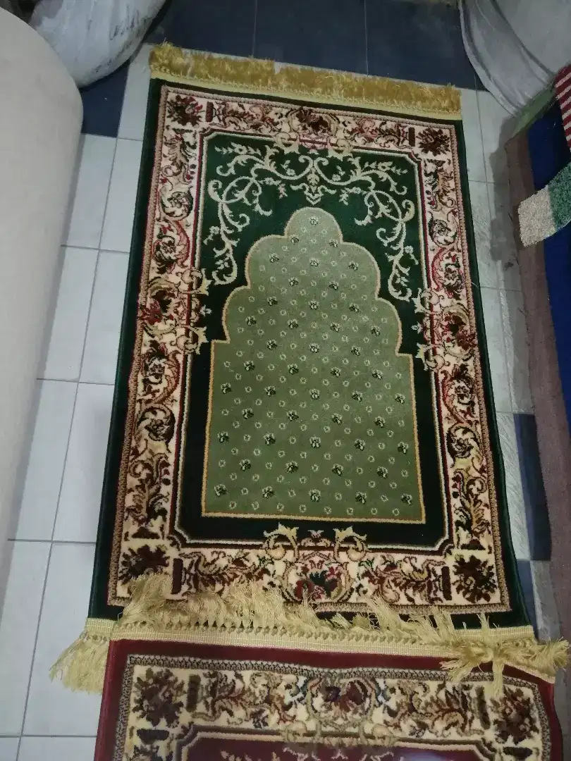 Agency Olympia carpet shop offer imam prayer rug, 12pick heatset  in Lahore