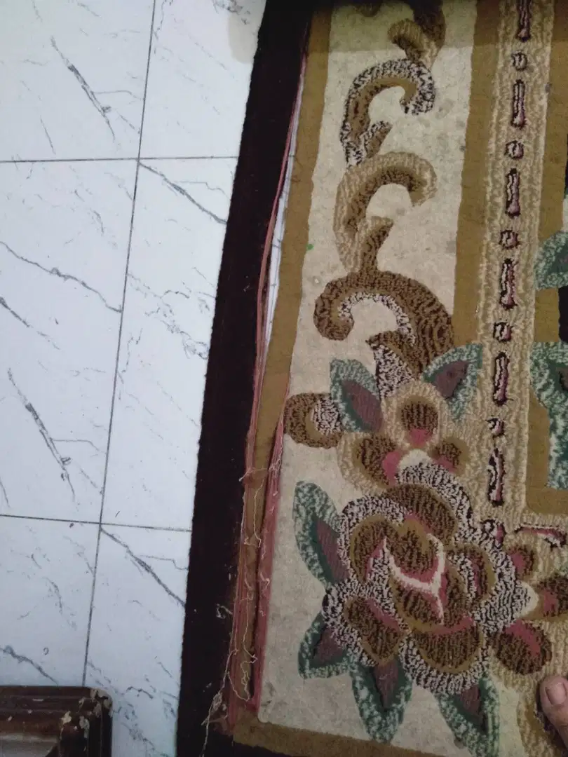 Fancy center carpet Available For Sale In Karachi