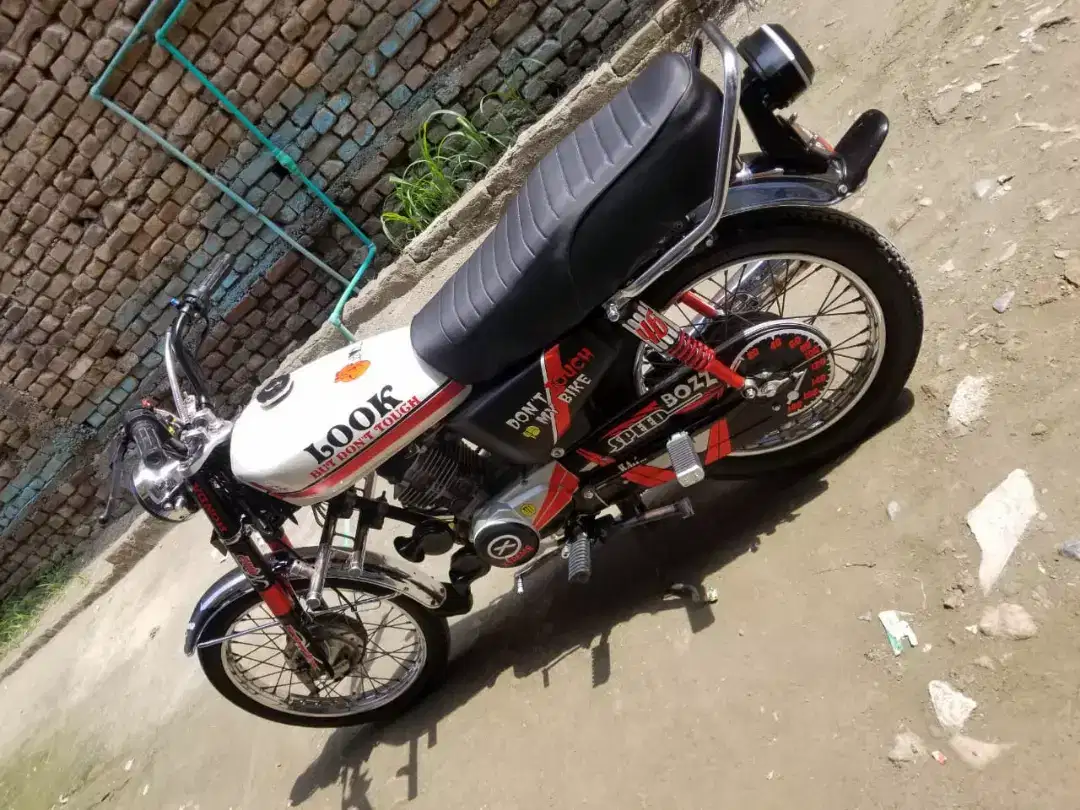 Honda 125 lush condition Available For Sale in Peshawar