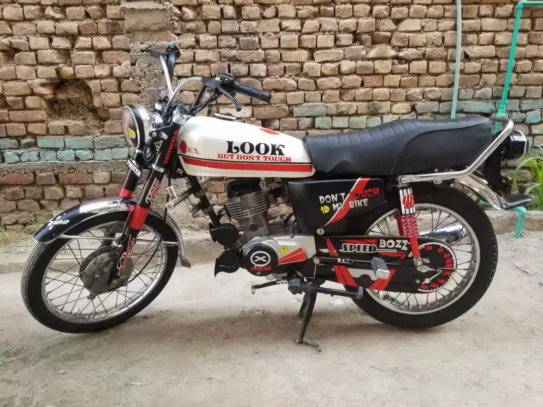 Honda 125 lush condition Available For Sale in Peshawar