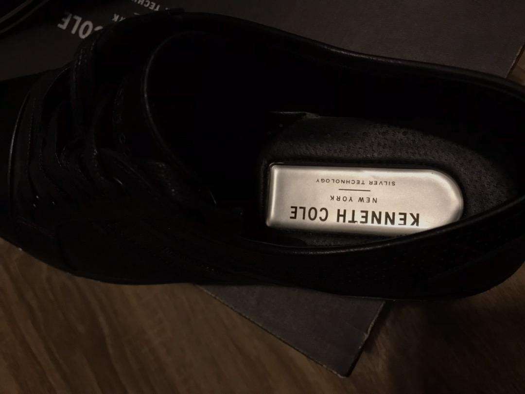 Kenneth Cole leather sneakers Available For Sale in Lahore