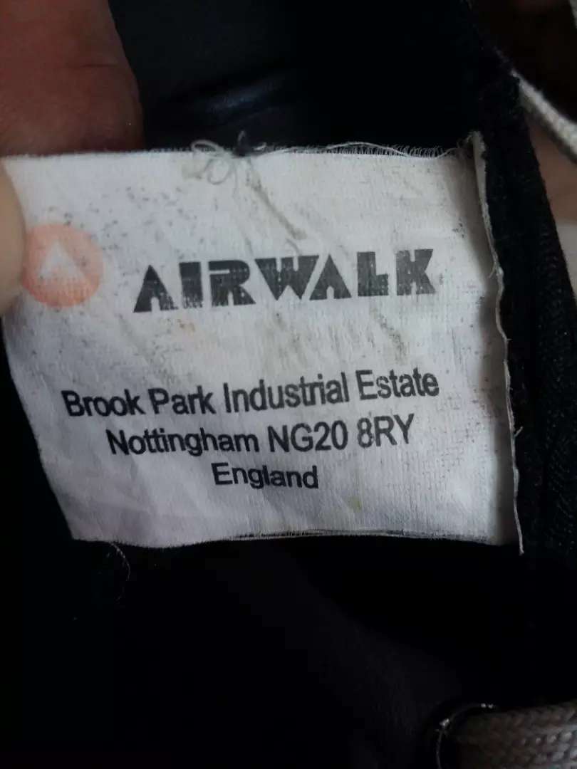 scating Air walk model no 254013 conditon 10/10 impot england.