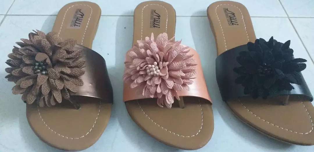 Casual footwear wholesale price