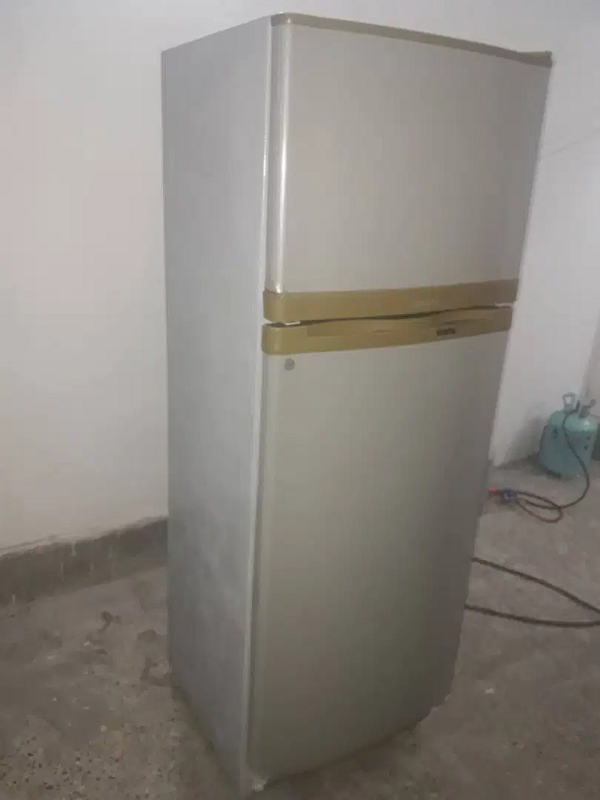 Dawlance fridge in good condition available for sale