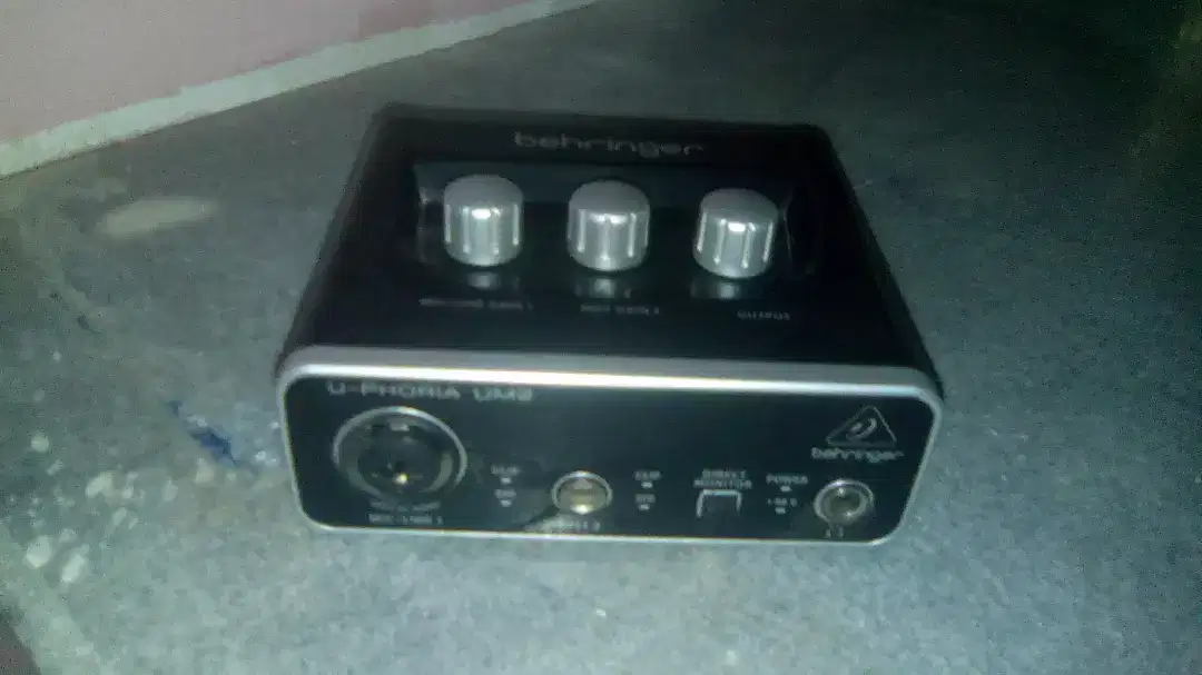 Audio interface behringer UM2 Available for Sale in Khanewal