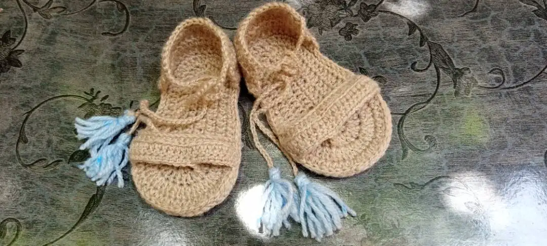 Crochet Baby Sandals made of wool (skin and light blue)