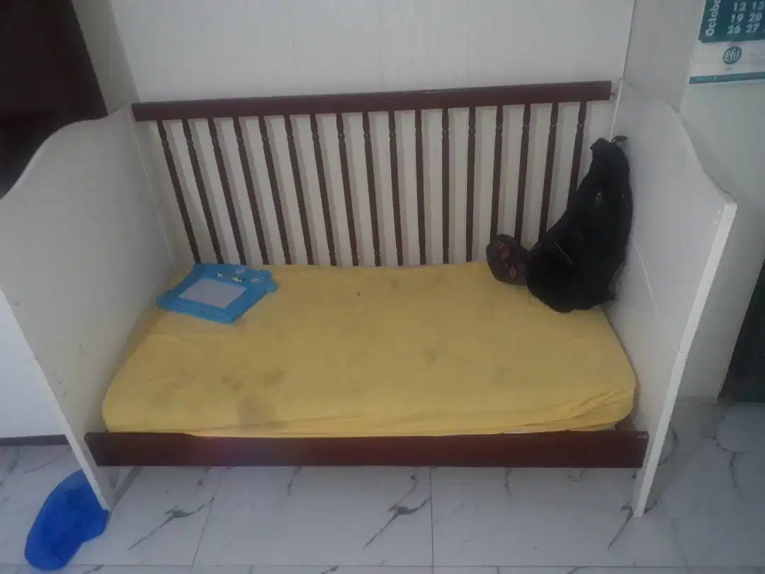 BABY BED IMPORTED AVAILABLE FOR SALE