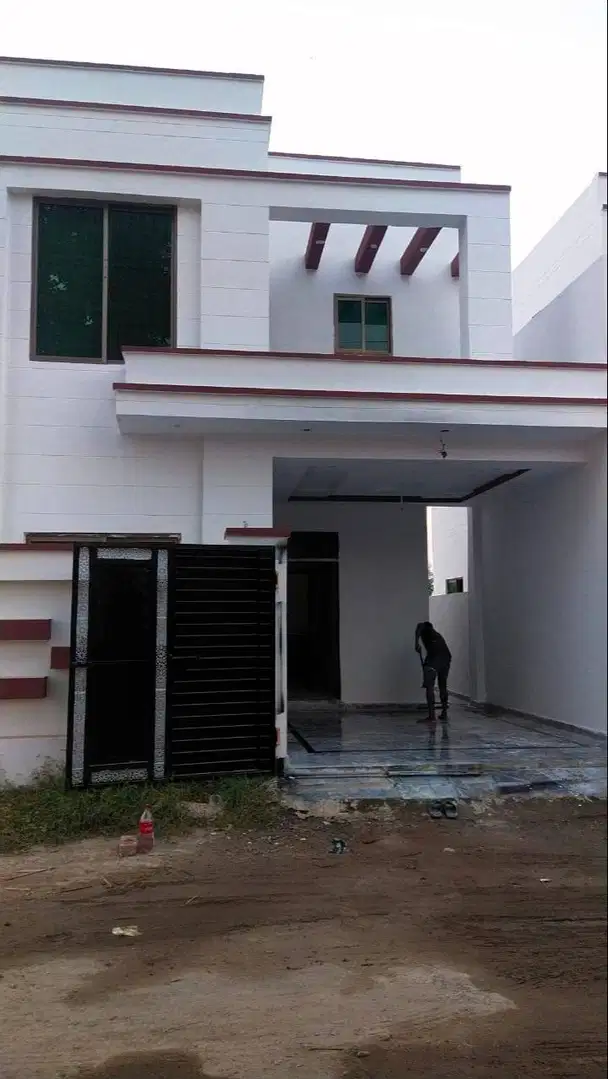 JUST PAY 33% DOWN PAYMENT AND BECOME OWNER OF BEAUTIFUL HOUSE LAHORE